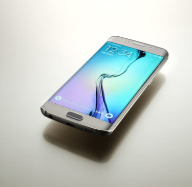 【スマートフォン】Galaxy S6 edgeが最新スマホより今こそ“買い頃”？！